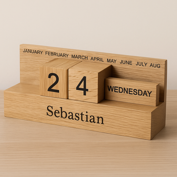 Zeit mit Stil – Der personalisierte Holzkalender für jeden Schreibtisch