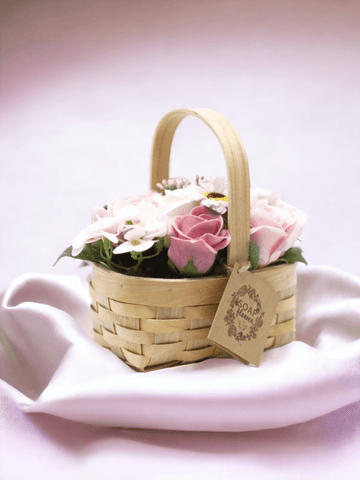 Mittlerer rosa Blumenstrauß im Weidenkorb Geburtstag Geschenk - Styon