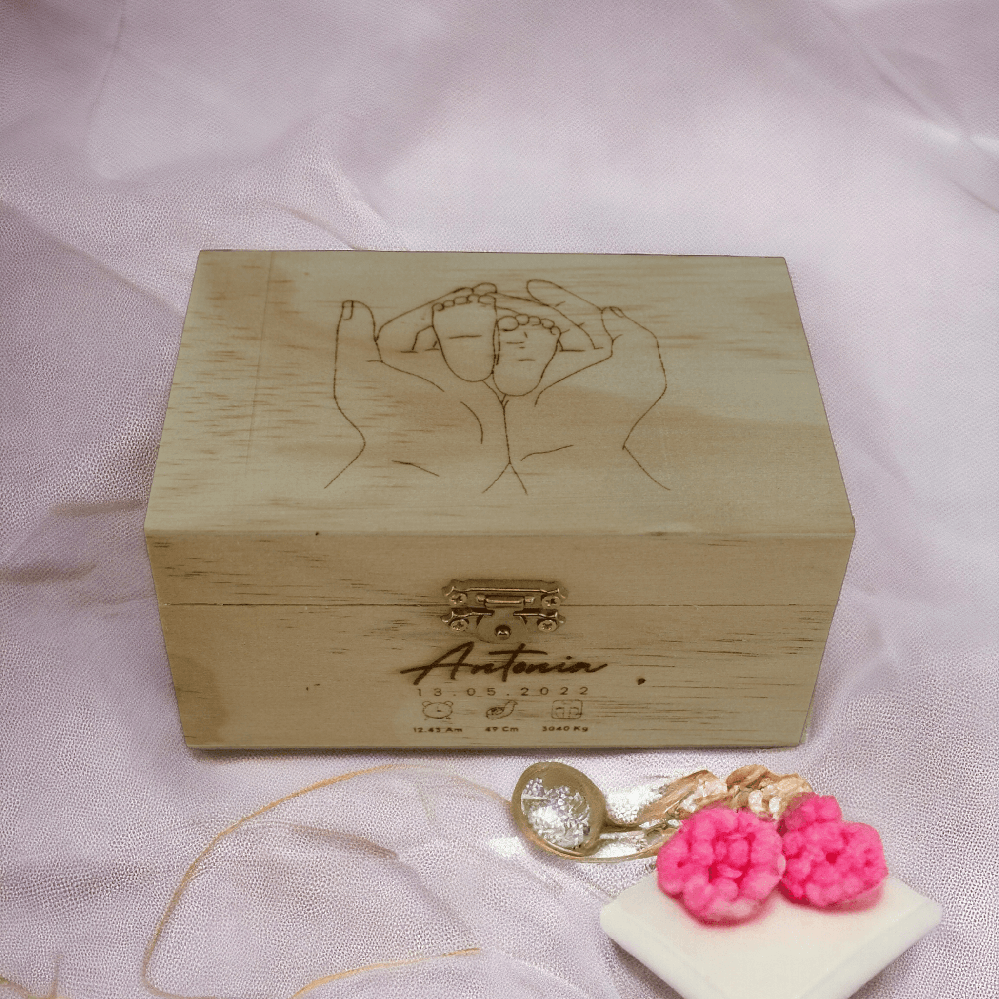 Graviertes Holzkästchen für Taufe personalisiert Rosen Holzbox - Styon