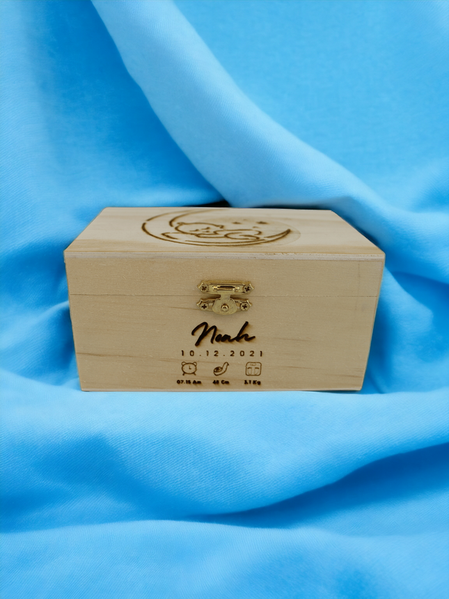 Graviertes personalisiertes Holzkästchen für die Taufe rosen Holzbox