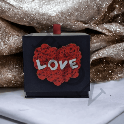 Handgefertigte Kubik-Box, konservierte dunkelrote Rose, Rosenduft - Styon