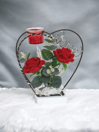 Metalldeko mit roten Rosen, Teelichter - Styon