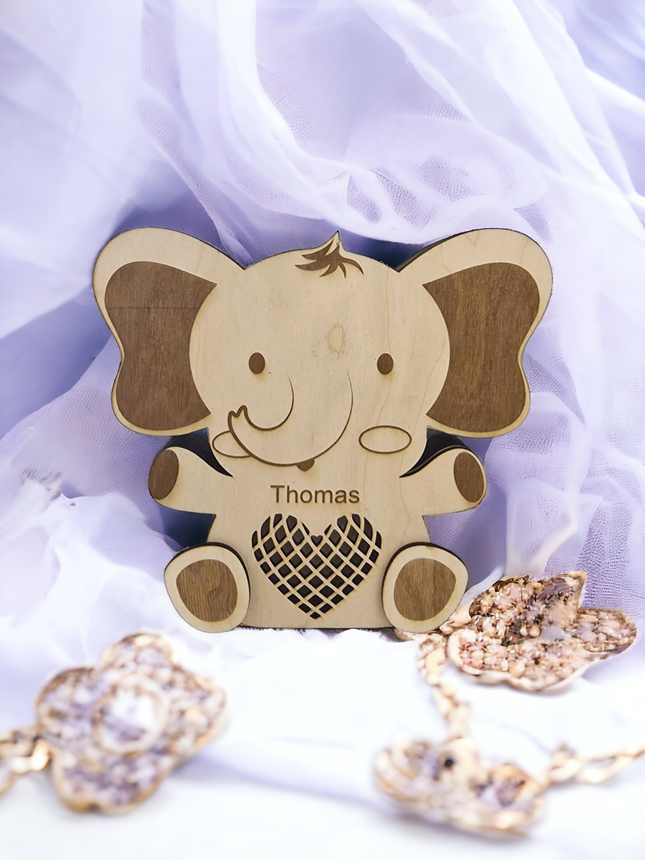 Personalisierte Holzkiste in Form eines Elefanten für Süßigkeiten