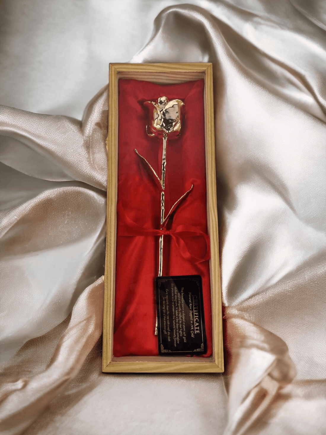 Gold Rose 24k in Holzbox Einzigartiges Juwel, Eleganz in roter Seide - Styon