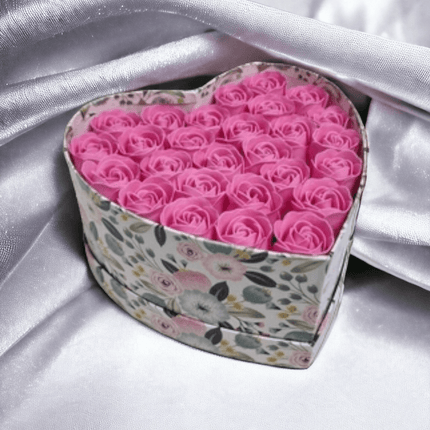 Herzförmige Schachtel mit 28 duftenden Seifenrosen rosa - Styon