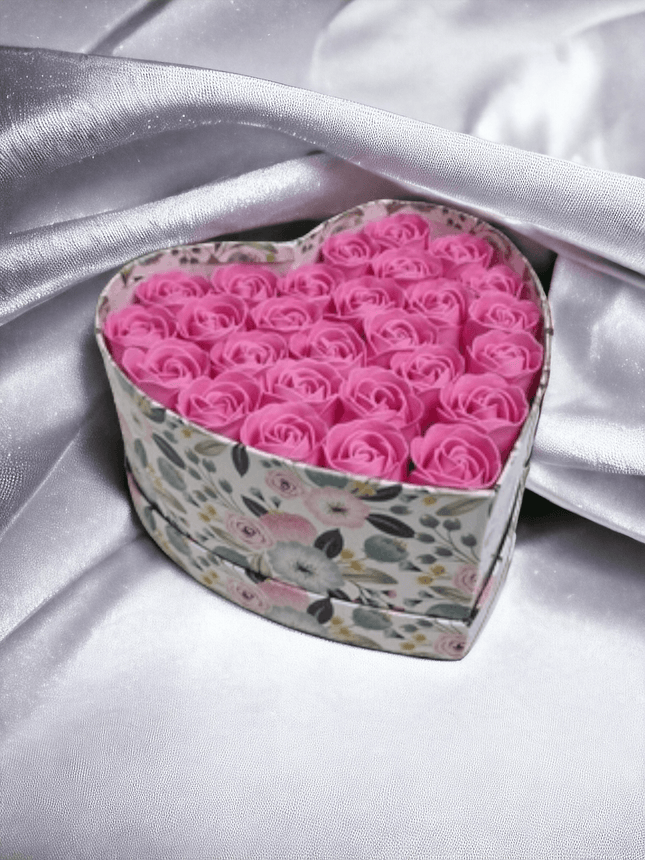 Herzförmige Schachtel mit 28 duftenden Seifenrosen rosa - Styon