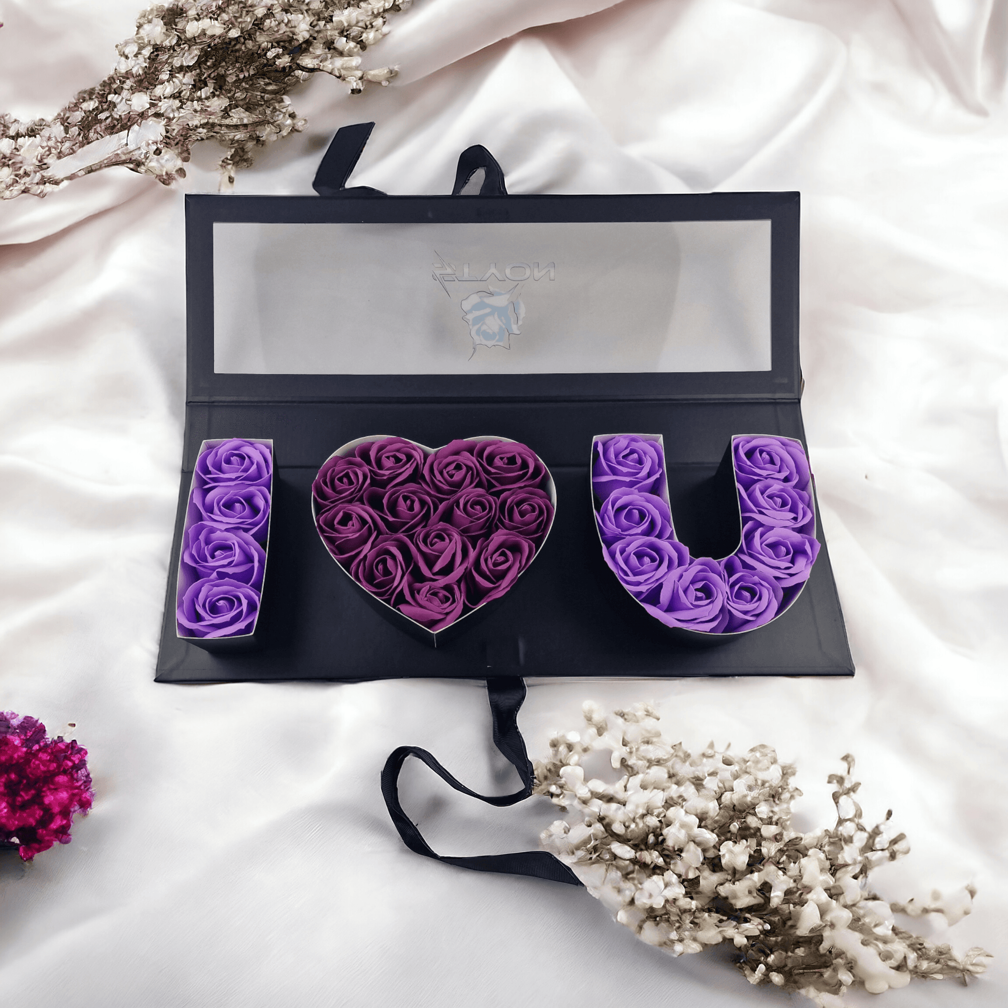 Ich liebe dich Geschenkbox Schwarz mit Fenster violette Rosen - Styon