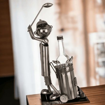 Metallener Weinflaschenhalter im Golfspieler-Design, perfekt für stilvolle Akzente. - Styon